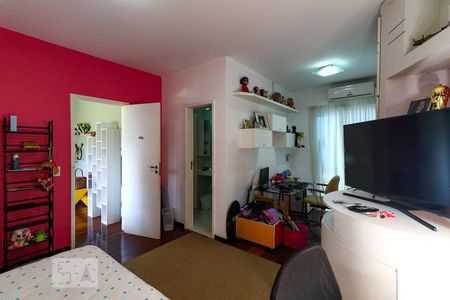 Casa de condomínio à venda com 700m², 5 quartos e 7 vagasSuíte 3