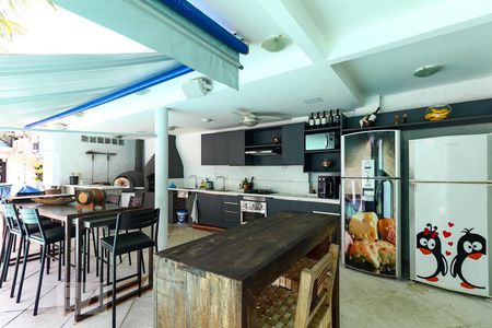 Casa de condomínio à venda com 700m², 5 quartos e 7 vagasÁrea Externa - Churrasqueira