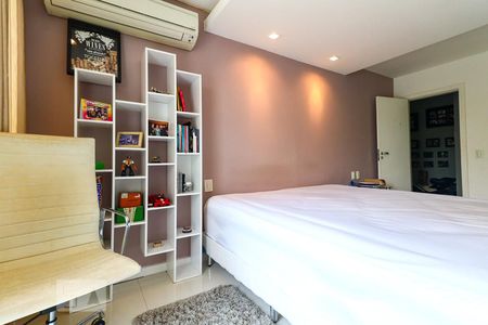 Casa de condomínio à venda com 700m², 5 quartos e 7 vagasSuíte 1