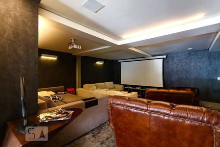 Sala de TV de casa de condomínio à venda com 5 quartos, 700m² em Recreio dos Bandeirantes, Rio de Janeiro