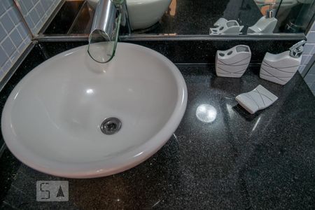 Banheiro da suíte - Torneira de apartamento para alugar com 1 quarto, 55m² em Jardim Paulista, São Paulo