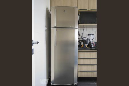 GELADEIRA de apartamento à venda com 2 quartos, 68m² em Jardim Ivana, São Paulo