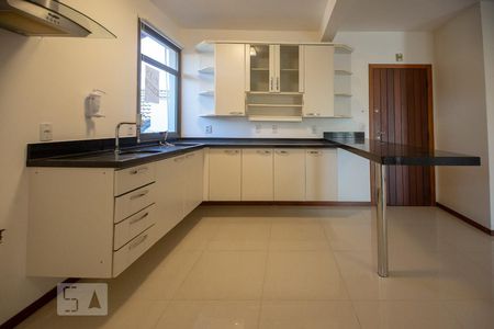 Apartamento para alugar com 3 quartos, 120m² em Lagoa da Conceição, Florianópolis