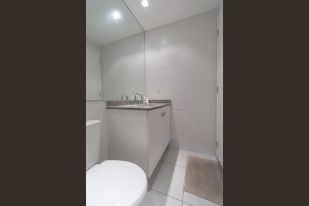 Banheiro Social de kitnet/studio para alugar com 1 quarto, 31m² em Santo Amaro, São Paulo