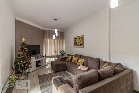 Casa à venda com 120m², 3 quartos e 6 vagas