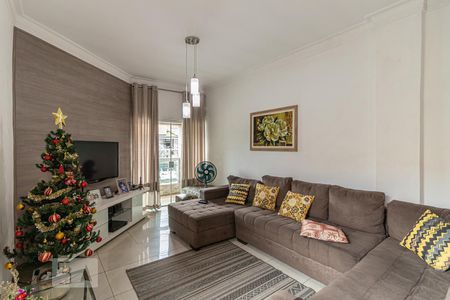 Casa à venda com 120m², 3 quartos e 6 vagas Casa à venda com 120m², 3 quartos e 6 vagasSala