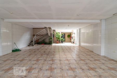 Casa à venda com 120m², 3 quartos e 6 vagas Casa à venda com 120m², 3 quartos e 6 vagasGaragem