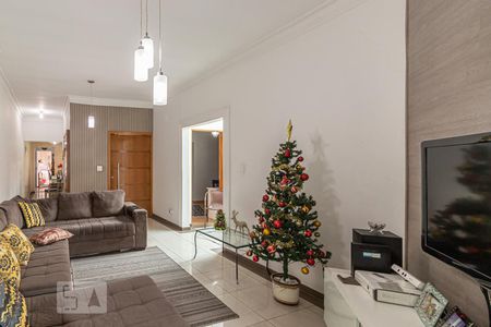 Casa à venda com 120m², 3 quartos e 6 vagas Casa à venda com 120m², 3 quartos e 6 vagasSala