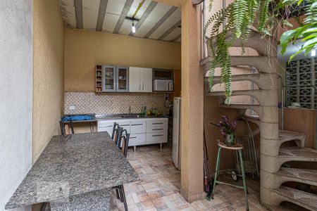 Casa à venda com 120m², 3 quartos e 6 vagas Casa à venda com 120m², 3 quartos e 6 vagasEspaço Gourmet