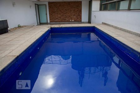 Apartamento para alugar com 420m², 5 quartos e 5 vagasÁrea externa da cobertura - piscina