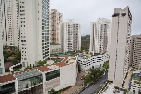 Apartamento para alugar com 420m², 5 quartos e 5 vagasÁrea externa da cobertura - piscina - vista