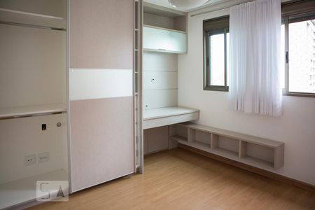 Apartamento para alugar com 420m², 5 quartos e 5 vagasQuarto 2 - suíte - Banheiro
