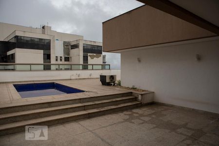 Apartamento para alugar com 420m², 5 quartos e 5 vagasÁrea externa da cobertura - piscina 