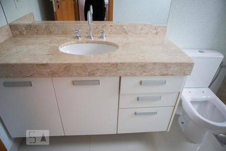 Apartamento para alugar com 420m², 5 quartos e 5 vagasQuarto 2 - suíte - Banheiro