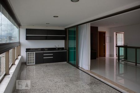 Apartamento para alugar com 420m², 5 quartos e 5 vagasSala do segundo piso - varanda gourmet