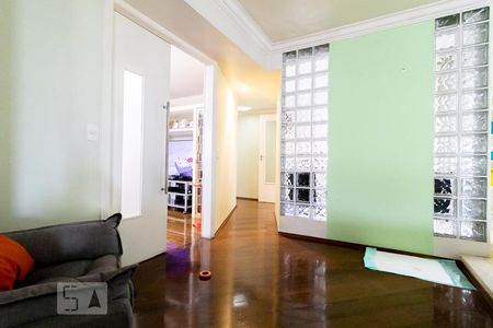 Sala de jantar - acesso a sala de TV e quartos de apartamento para alugar com 4 quartos, 288m² em Sumaré, São Paulo
