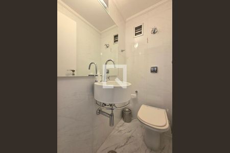 Lavabo de apartamento para alugar com 2 quartos, 100m² em Itaim Bibi, São Paulo