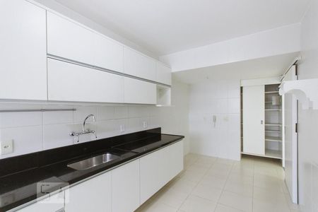 Apartamento à venda com 81m², 2 quartos e 1 vagaCozinha e Área de Serviço