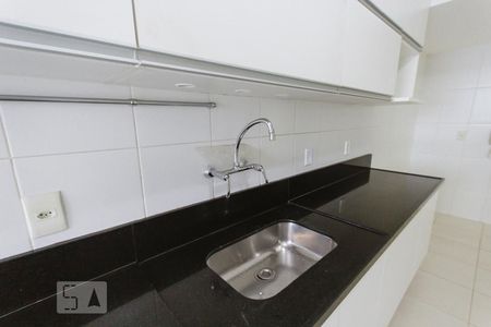 Apartamento à venda com 81m², 2 quartos e 1 vagaCozinha e Área de Serviço