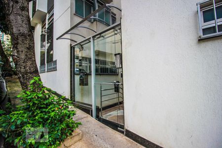 Apartamento para alugar com 65m², 1 quarto e 2 vagas Apartamento para alugar com 65m², 1 quarto e 2 vagasFachada