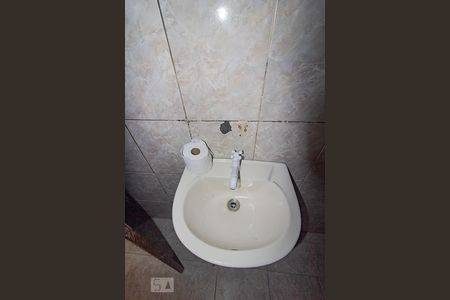 Banheiro de casa de condomínio para alugar com 1 quarto, 55m² em Santa Quitéria, Curitiba