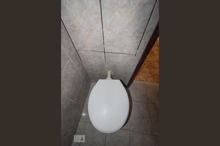 Banheiro de casa de condomínio para alugar com 1 quarto, 55m² em Santa Quitéria, Curitiba