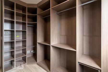 Quarto 1 closet de apartamento para alugar com 2 quartos, 61m² em Vila Rosália, Guarulhos