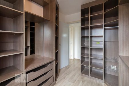 Quarto 1 closet de apartamento para alugar com 2 quartos, 61m² em Vila Rosália, Guarulhos