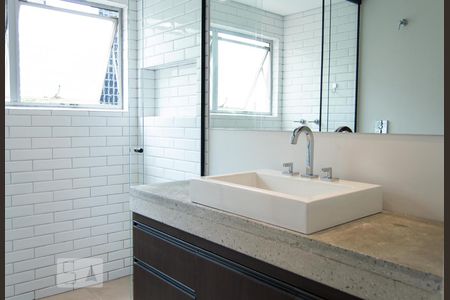 Apartamento para alugar com 141m², 4 quartos e 2 vagas Apartamento para alugar com 141m², 4 quartos e 2 vagasBanheiro da Suíte 2