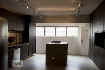 Apartamento para alugar com 141m², 4 quartos e 2 vagas Apartamento para alugar com 141m², 4 quartos e 2 vagasCozinha