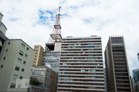 Apartamento para alugar com 141m², 4 quartos e 2 vagas Apartamento para alugar com 141m², 4 quartos e 2 vagasVista