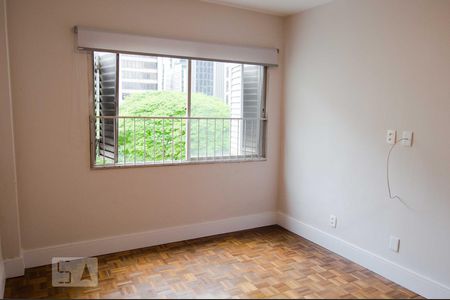 Apartamento para alugar com 141m², 4 quartos e 2 vagas Apartamento para alugar com 141m², 4 quartos e 2 vagasSuíte 2