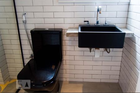 Banheiro da Suíte 1 de apartamento para alugar com 4 quartos, 141m² em Bela Vista, São Paulo