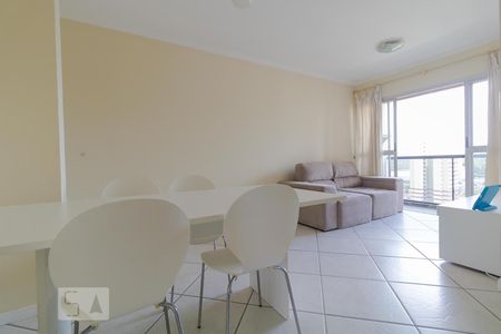 Apartamento à venda com 70m², 2 quartos e 1 vagaSala 