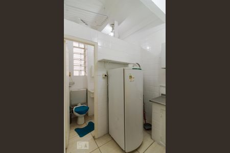Cozinha de kitnet/studio para alugar com 1 quarto, 25m² em República, São Paulo