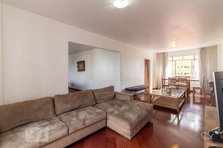 Apartamento para alugar com 130m², 3 quartos e 1 vagaSala de estar