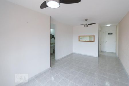 Apartamento à venda com 76m², 3 quartos e 2 vagasSala