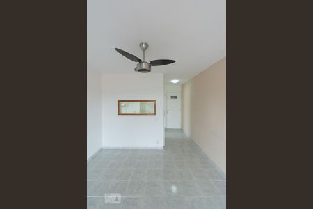 Apartamento à venda com 76m², 3 quartos e 2 vagasSala