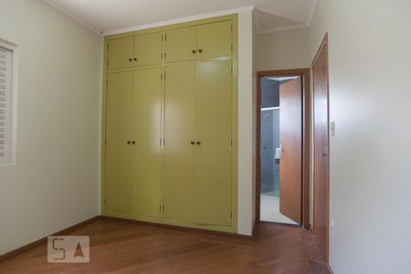 Casa à venda com 300m², 4 quartos e 4 vagas Casa à venda com 300m², 4 quartos e 4 vagasSuíte 2