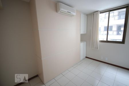 Suíte 2 de apartamento para alugar com 3 quartos, 120m² em Icaraí, Niterói
