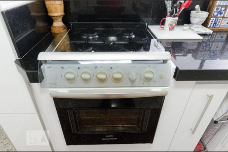 Apartamento à venda com 210m², 4 quartos e 4 vagas Apartamento à venda com 210m², 4 quartos e 4 vagasFogão