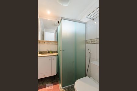 Apartamento à venda com 210m², 4 quartos e 4 vagas Apartamento à venda com 210m², 4 quartos e 4 vagasBanheiro da suíte 2