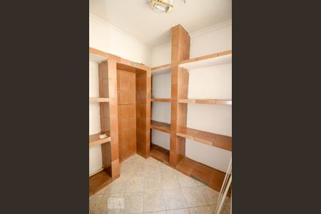 Dispensa de apartamento para alugar com 2 quartos, 120m² em Vista Alegre, Rio de Janeiro