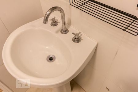 Banheiro Pia de apartamento para alugar com 1 quarto, 35m² em Perdizes, São Paulo