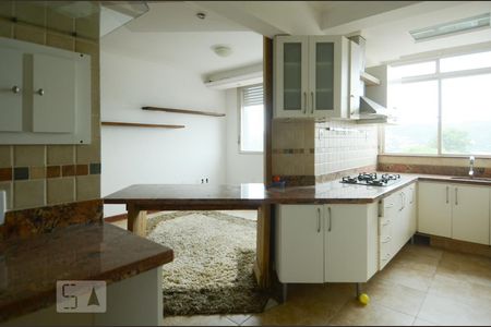 Apartamento à venda com 77m², 2 quartos e 1 vagaCozinha