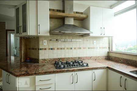 Apartamento à venda com 77m², 2 quartos e 1 vagaCozinha