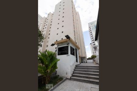 Apartamento à venda com 66m², 2 quartos e 1 vaga Apartamento à venda com 66m², 2 quartos e 1 vagaFachada e portaria