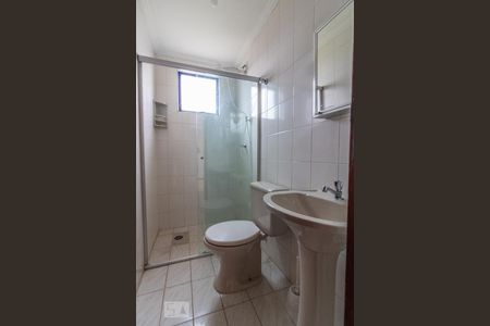 Banheiro de apartamento para alugar com 2 quartos, 57m² em Rudge Ramos, São Bernardo do Campo
