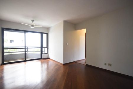 Sala de apartamento para alugar com 2 quartos, 70m² em Real Parque, São Paulo