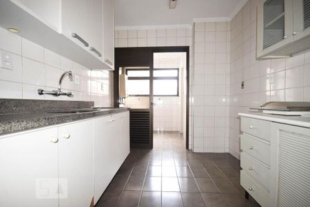 Cozinha de apartamento para alugar com 2 quartos, 70m² em Real Parque, São Paulo